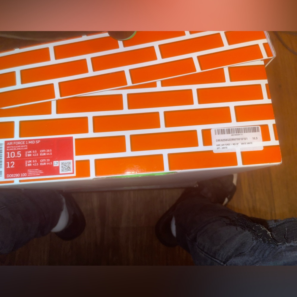 OFF-WHITE AF1 MID . 8-10 condition . 100% Authentic .